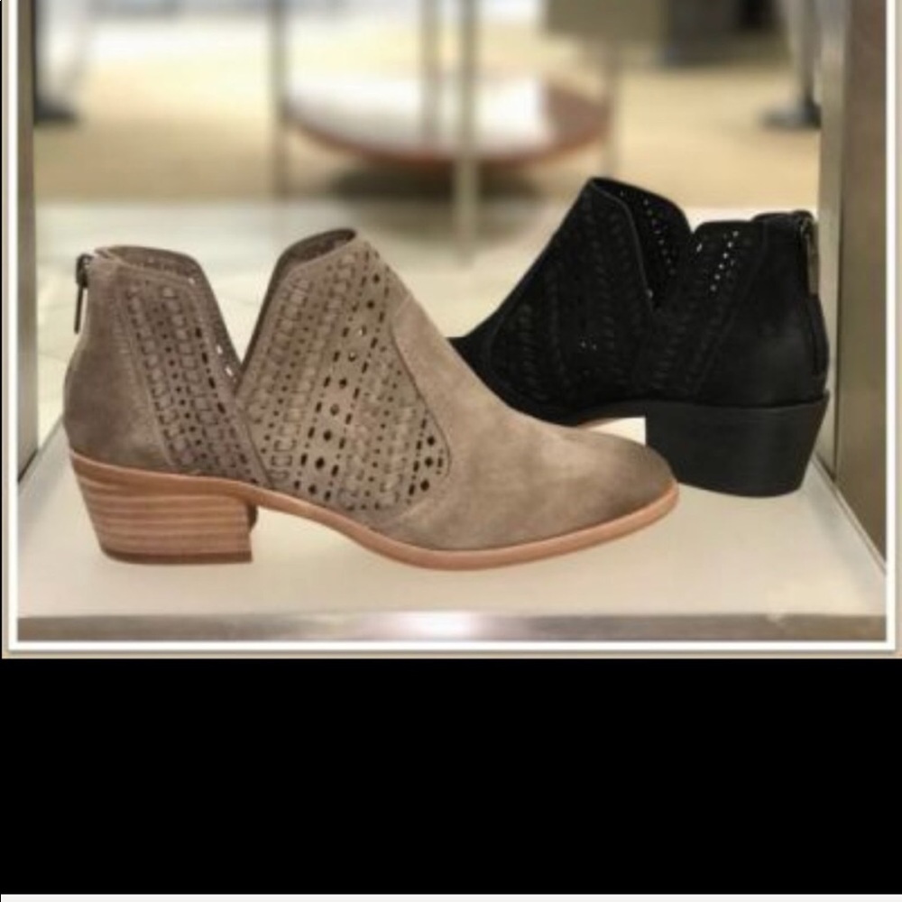 Vince Camuto prasata boots
